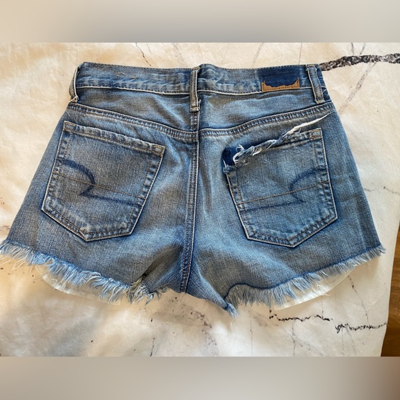 American Eagle High Rise Festival Shorts Sz 2 - Picture 2 of 2